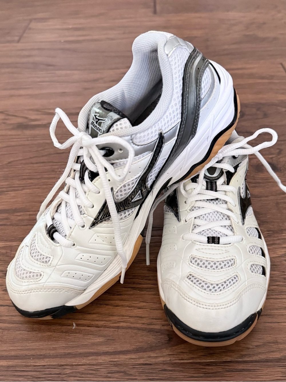 Mizuno Wave Rally Volleyball Shoes Women's 9 White Black Gum Sole Sport Sneakers